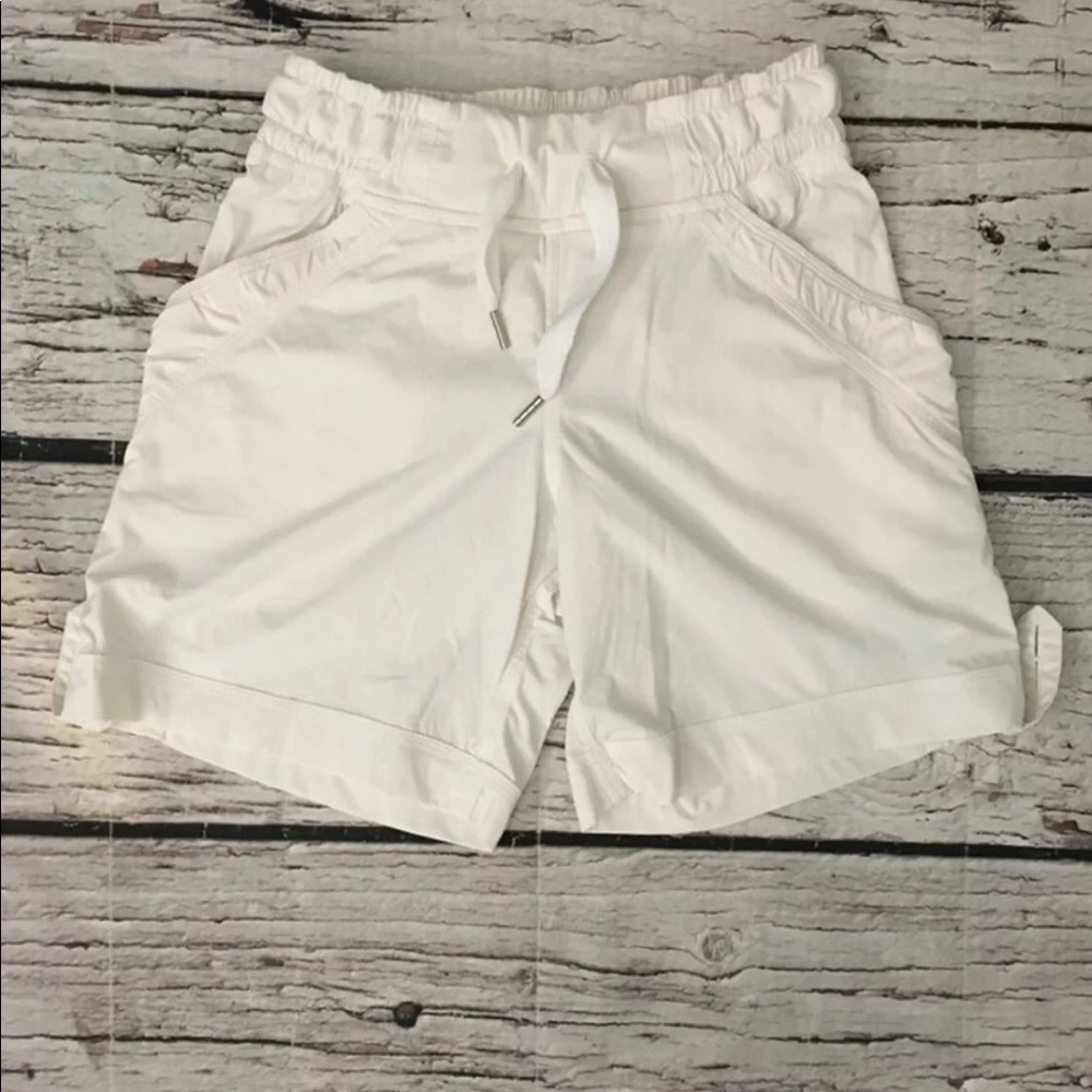 Lululemon Play in the Sun Shorts